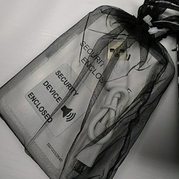 RFID-Blocking Phone Charging - Picture 5 of 5